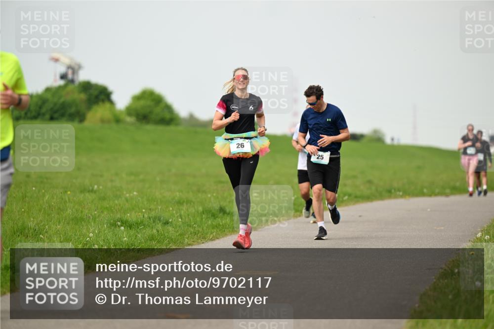10.05.2026 - 8. Wedeler Halbmarathon Dr. Thomas Lammeyer http://msf.ph/oto/9702117 10.05.2026 11:46:07 Laufen  meine-sportfotos.de