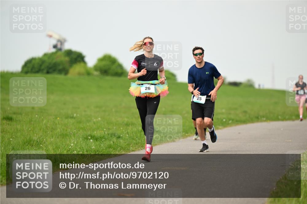 10.05.2026 - 8. Wedeler Halbmarathon Dr. Thomas Lammeyer http://msf.ph/oto/9702120 10.05.2026 11:46:08 Laufen  meine-sportfotos.de