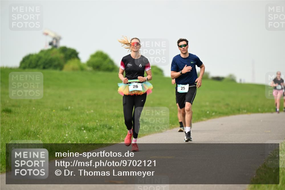 10.05.2026 - 8. Wedeler Halbmarathon Dr. Thomas Lammeyer http://msf.ph/oto/9702121 10.05.2026 11:46:08 Laufen  meine-sportfotos.de