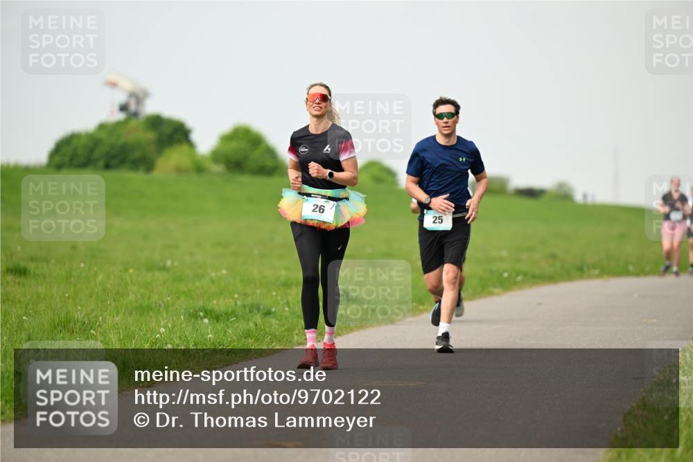 10.05.2026 - 8. Wedeler Halbmarathon Dr. Thomas Lammeyer http://msf.ph/oto/9702122 10.05.2026 11:46:08 Laufen  meine-sportfotos.de