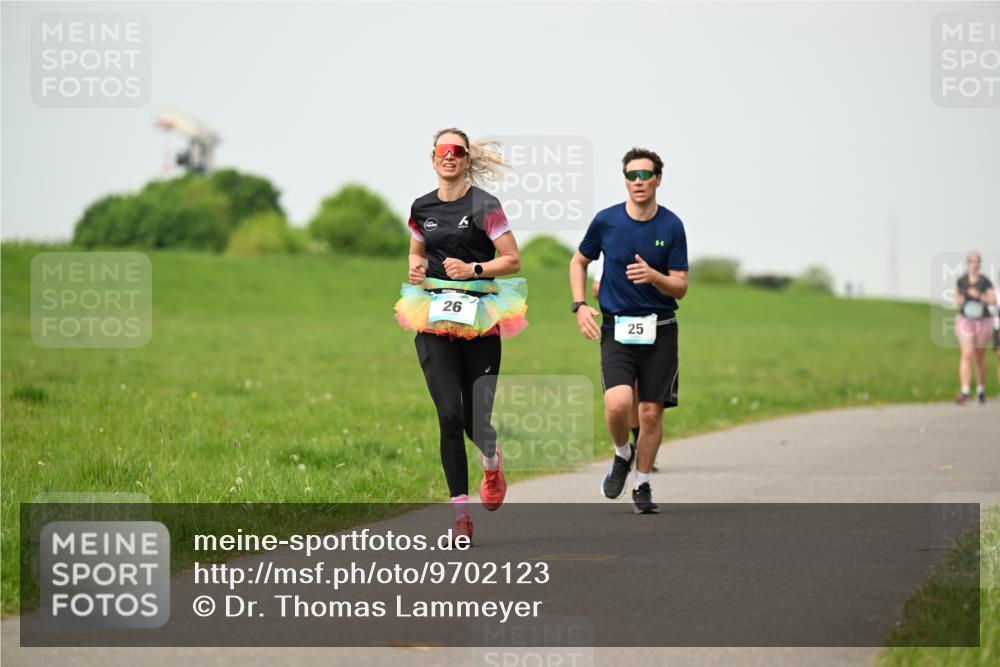 10.05.2026 - 8. Wedeler Halbmarathon Dr. Thomas Lammeyer http://msf.ph/oto/9702123 10.05.2026 11:46:09 Laufen  meine-sportfotos.de