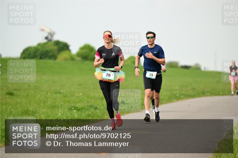 10.05.2026 - 8. Wedeler Halbmarathon Dr. Thomas Lammeyer http://msf.ph/oto/9702125 10.05.2026 11:46:09 Laufen  meine-sportfotos.de