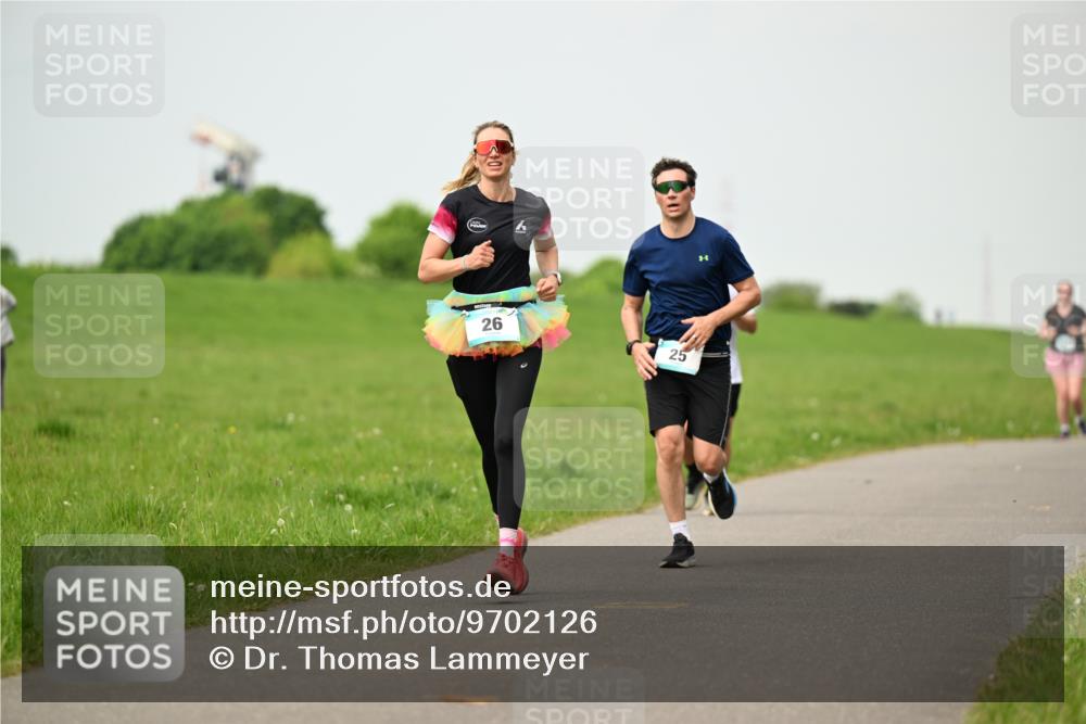 10.05.2026 - 8. Wedeler Halbmarathon Dr. Thomas Lammeyer http://msf.ph/oto/9702126 10.05.2026 11:46:09 Laufen  meine-sportfotos.de