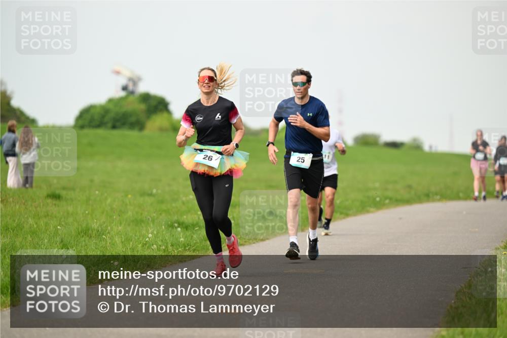 10.05.2026 - 8. Wedeler Halbmarathon Dr. Thomas Lammeyer http://msf.ph/oto/9702129 10.05.2026 11:46:09 Laufen  meine-sportfotos.de