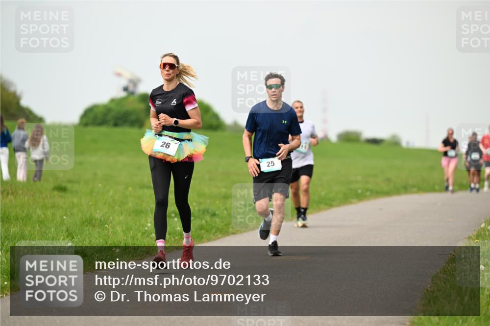 10.05.2026 - 8. Wedeler Halbmarathon Dr. Thomas Lammeyer http://msf.ph/oto/9702133 10.05.2026 11:46:10 Laufen  meine-sportfotos.de