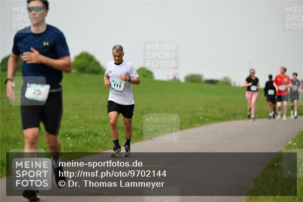 10.05.2026 - 8. Wedeler Halbmarathon Dr. Thomas Lammeyer http://msf.ph/oto/9702144 10.05.2026 11:46:12 Laufen 111 meine-sportfotos.de