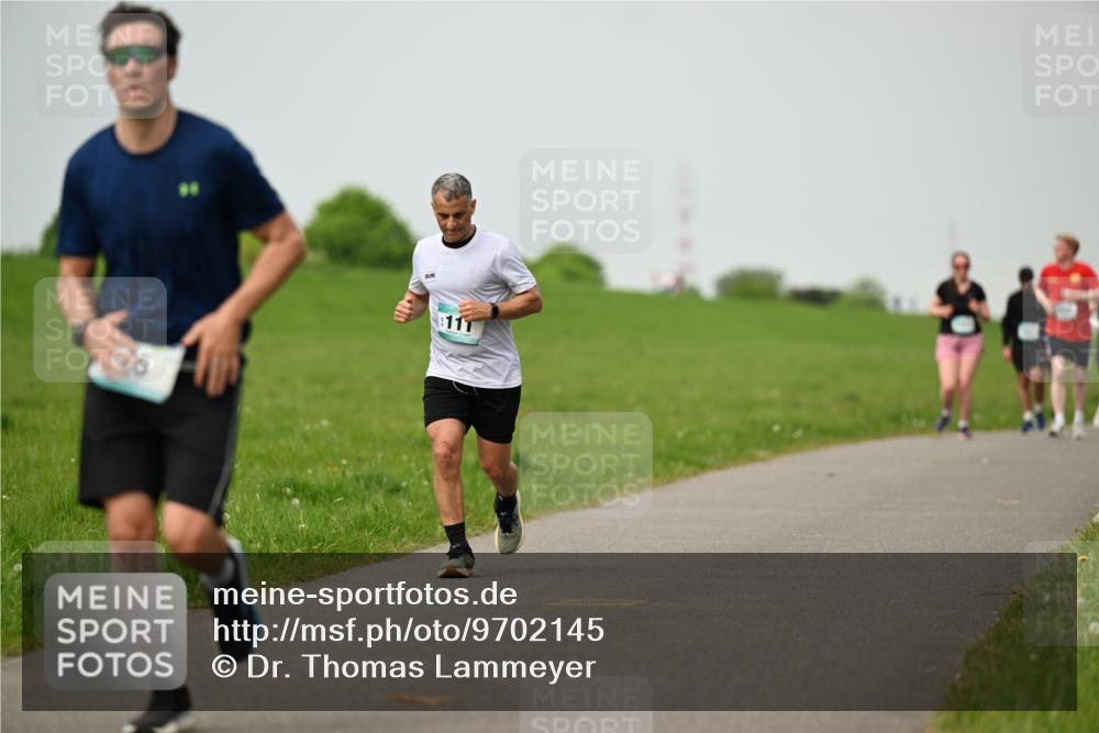 10.05.2026 - 8. Wedeler Halbmarathon Dr. Thomas Lammeyer http://msf.ph/oto/9702145 10.05.2026 11:46:13 Laufen 111 meine-sportfotos.de