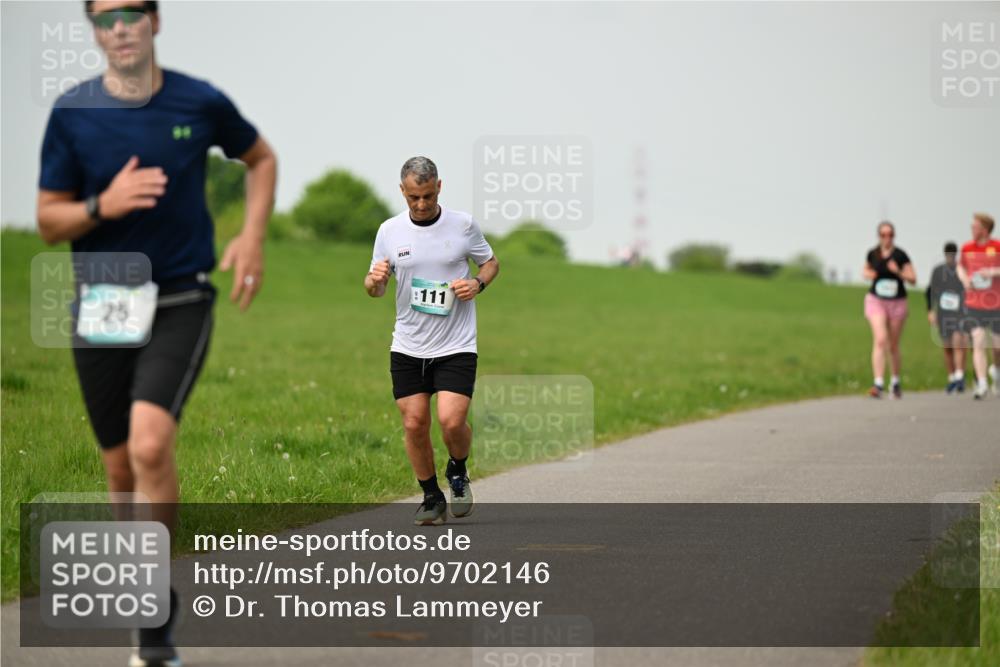 10.05.2026 - 8. Wedeler Halbmarathon Dr. Thomas Lammeyer http://msf.ph/oto/9702146 10.05.2026 11:46:13 Laufen 111 meine-sportfotos.de