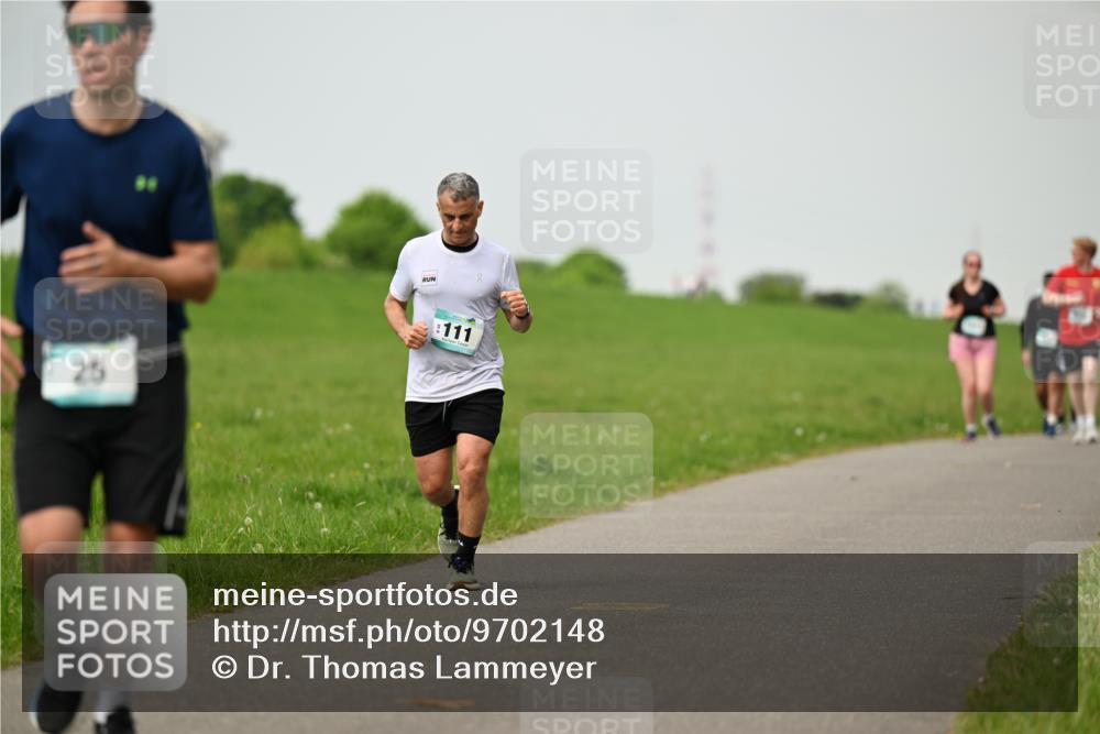 10.05.2026 - 8. Wedeler Halbmarathon Dr. Thomas Lammeyer http://msf.ph/oto/9702148 10.05.2026 11:46:13 Laufen 111 meine-sportfotos.de