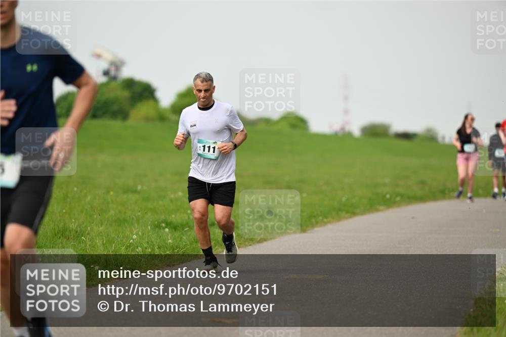 10.05.2026 - 8. Wedeler Halbmarathon Dr. Thomas Lammeyer http://msf.ph/oto/9702151 10.05.2026 11:46:13 Laufen 111 meine-sportfotos.de