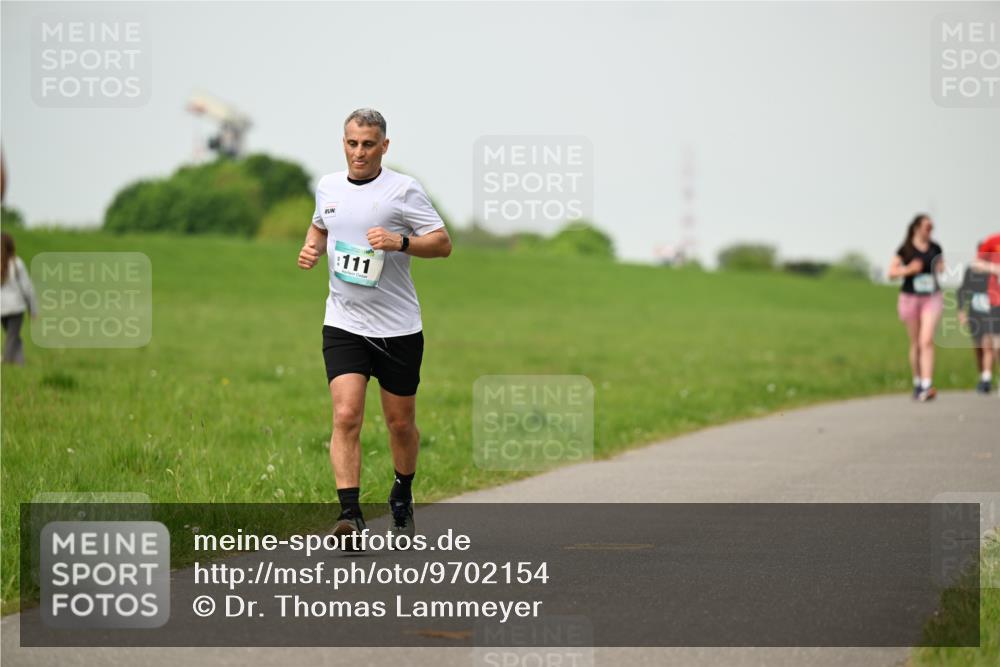 10.05.2026 - 8. Wedeler Halbmarathon Dr. Thomas Lammeyer http://msf.ph/oto/9702154 10.05.2026 11:46:14 Laufen 111 meine-sportfotos.de