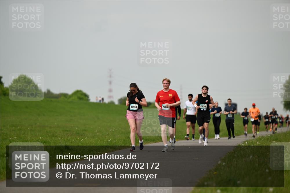 10.05.2026 - 8. Wedeler Halbmarathon Dr. Thomas Lammeyer http://msf.ph/oto/9702172 10.05.2026 11:46:20 Laufen 1053, 1347, 2136 meine-sportfotos.de