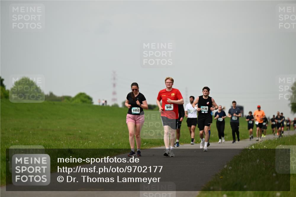 10.05.2026 - 8. Wedeler Halbmarathon Dr. Thomas Lammeyer http://msf.ph/oto/9702177 10.05.2026 11:46:21 Laufen 1053, 946, 1247, 2136 meine-sportfotos.de