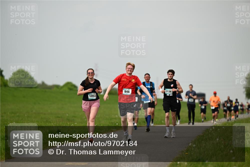 10.05.2026 - 8. Wedeler Halbmarathon Dr. Thomas Lammeyer http://msf.ph/oto/9702184 10.05.2026 11:46:24 Laufen 1053, 946, 2136 meine-sportfotos.de