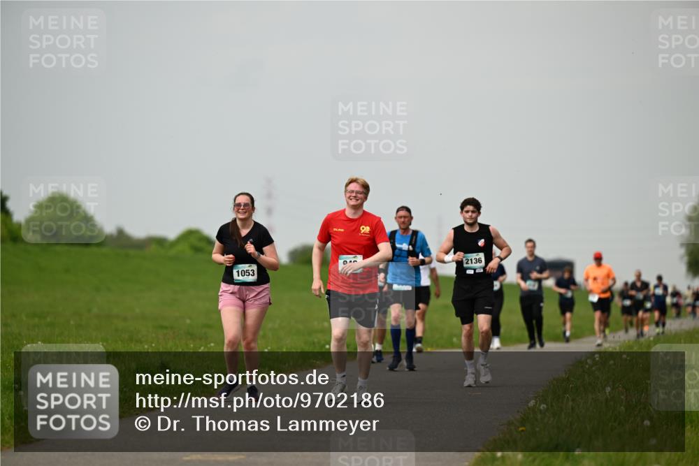 10.05.2026 - 8. Wedeler Halbmarathon Dr. Thomas Lammeyer http://msf.ph/oto/9702186 10.05.2026 11:46:24 Laufen 2136, 1053 meine-sportfotos.de