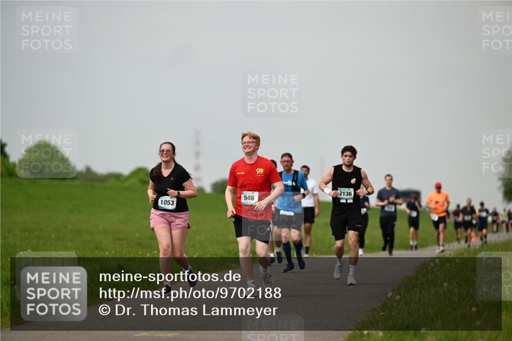 10.05.2026 - 8. Wedeler Halbmarathon Dr. Thomas Lammeyer http://msf.ph/oto/9702188 10.05.2026 11:46:24 Laufen 946, 1053, 2136 meine-sportfotos.de