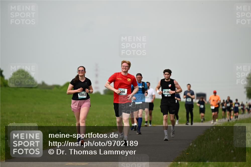 10.05.2026 - 8. Wedeler Halbmarathon Dr. Thomas Lammeyer http://msf.ph/oto/9702189 10.05.2026 11:46:24 Laufen 1053, 2136 meine-sportfotos.de