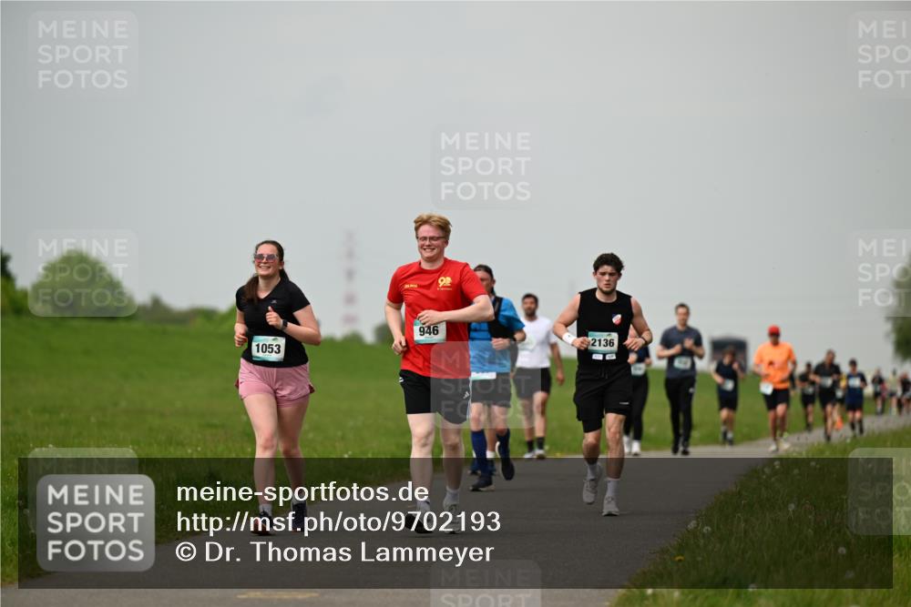 10.05.2026 - 8. Wedeler Halbmarathon Dr. Thomas Lammeyer http://msf.ph/oto/9702193 10.05.2026 11:46:25 Laufen 1053, 946, 2136 meine-sportfotos.de