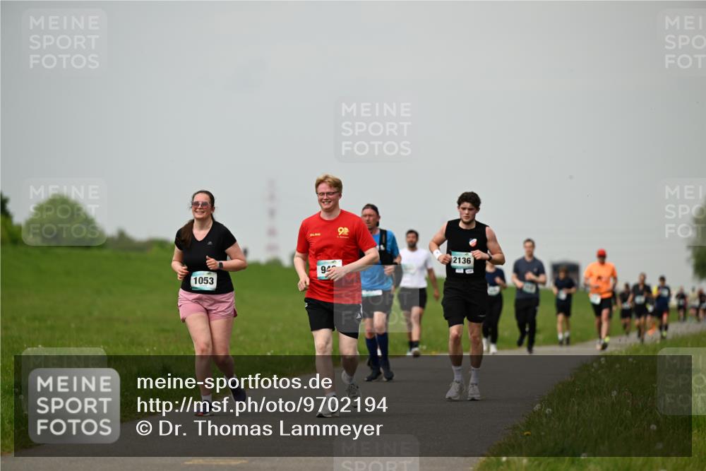 10.05.2026 - 8. Wedeler Halbmarathon Dr. Thomas Lammeyer http://msf.ph/oto/9702194 10.05.2026 11:46:25 Laufen 1053, 2136 meine-sportfotos.de