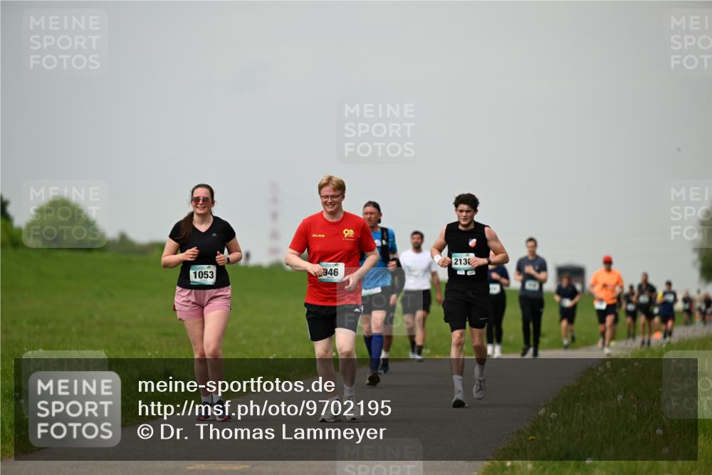10.05.2026 - 8. Wedeler Halbmarathon Dr. Thomas Lammeyer http://msf.ph/oto/9702195 10.05.2026 11:46:25 Laufen 1053, 946, 2136 meine-sportfotos.de