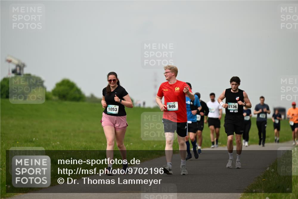 10.05.2026 - 8. Wedeler Halbmarathon Dr. Thomas Lammeyer http://msf.ph/oto/9702196 10.05.2026 11:46:26 Laufen 946, 1053, 2136 meine-sportfotos.de