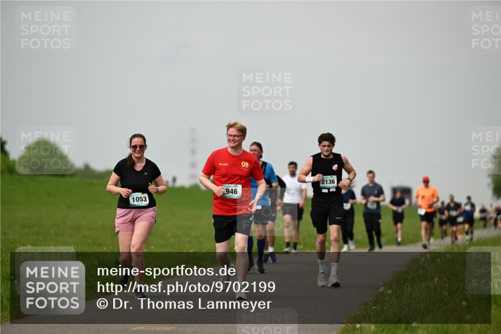 10.05.2026 - 8. Wedeler Halbmarathon Dr. Thomas Lammeyer http://msf.ph/oto/9702199 10.05.2026 11:46:25 Laufen 1053, 946, 2136 meine-sportfotos.de