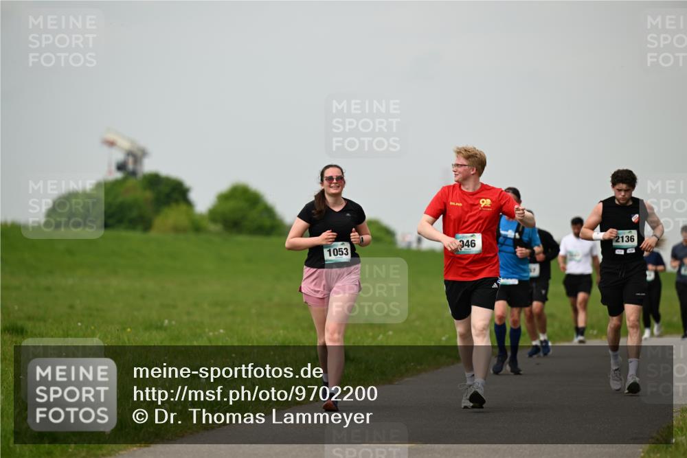 10.05.2026 - 8. Wedeler Halbmarathon Dr. Thomas Lammeyer http://msf.ph/oto/9702200 10.05.2026 11:46:26 Laufen 1053, 346, 2136 meine-sportfotos.de