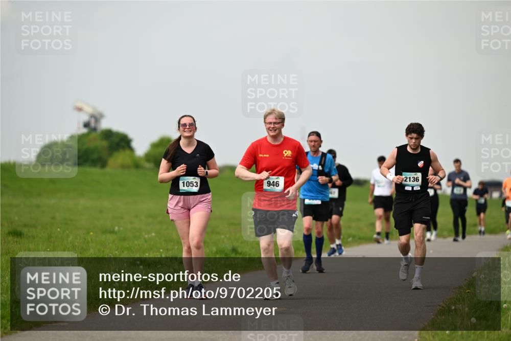 10.05.2026 - 8. Wedeler Halbmarathon Dr. Thomas Lammeyer http://msf.ph/oto/9702205 10.05.2026 11:46:28 Laufen 1053, 946, 2136 meine-sportfotos.de