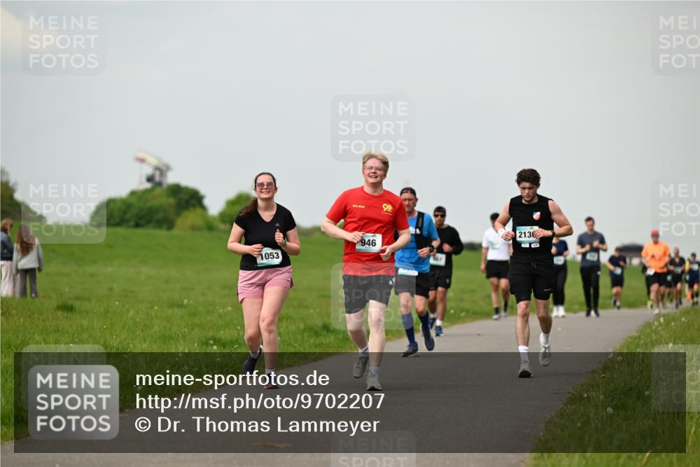 10.05.2026 - 8. Wedeler Halbmarathon Dr. Thomas Lammeyer http://msf.ph/oto/9702207 10.05.2026 11:46:28 Laufen 1053, 946, 2136 meine-sportfotos.de