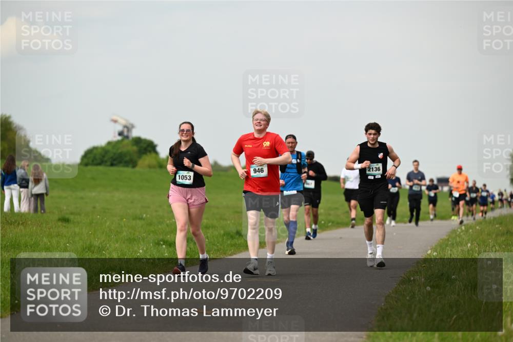 10.05.2026 - 8. Wedeler Halbmarathon Dr. Thomas Lammeyer http://msf.ph/oto/9702209 10.05.2026 11:46:28 Laufen 1053, 946, 2136 meine-sportfotos.de