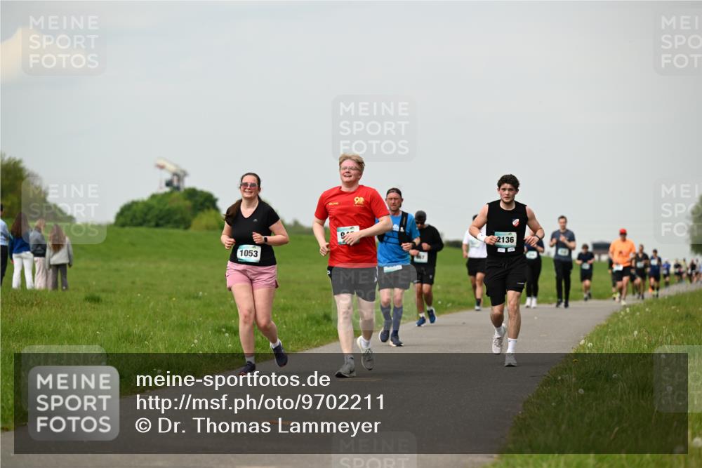 10.05.2026 - 8. Wedeler Halbmarathon Dr. Thomas Lammeyer http://msf.ph/oto/9702211 10.05.2026 11:46:28 Laufen 1053, 2136 meine-sportfotos.de