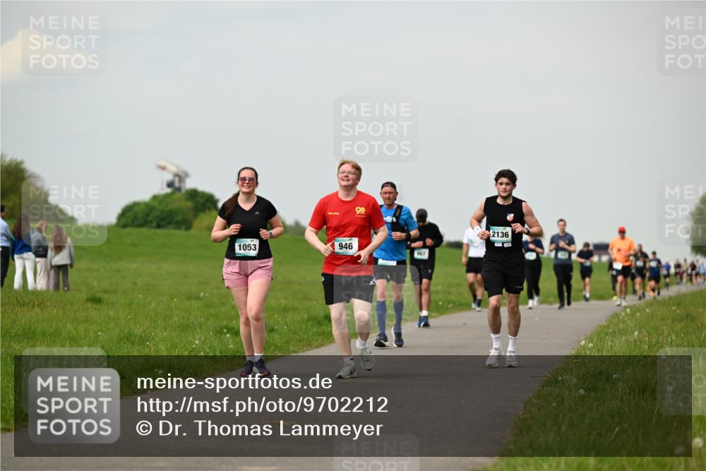 10.05.2026 - 8. Wedeler Halbmarathon Dr. Thomas Lammeyer http://msf.ph/oto/9702212 10.05.2026 11:46:28 Laufen 1053, 946, 2136 meine-sportfotos.de