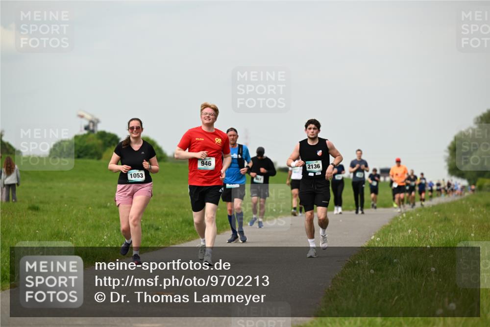 10.05.2026 - 8. Wedeler Halbmarathon Dr. Thomas Lammeyer http://msf.ph/oto/9702213 10.05.2026 11:46:29 Laufen 1053, 946, 2136 meine-sportfotos.de