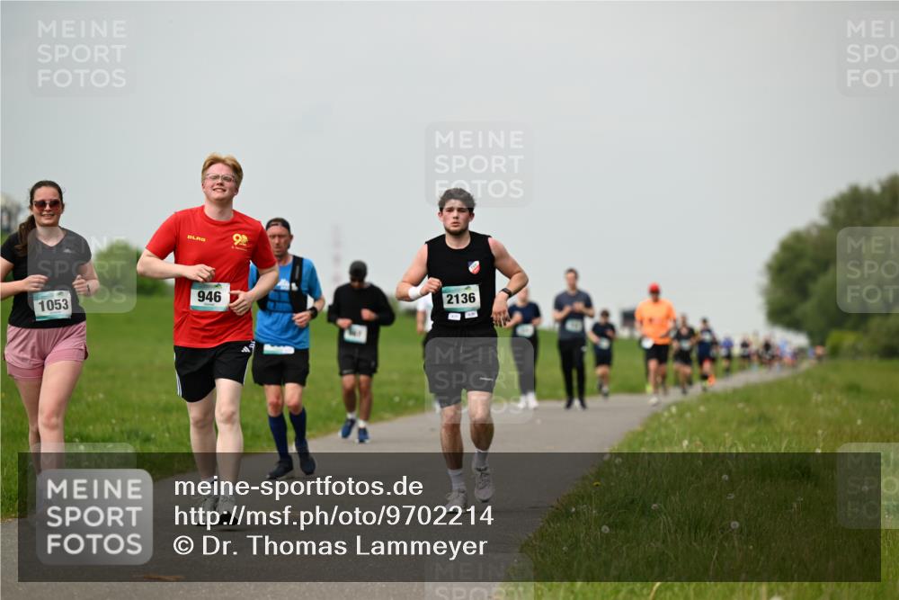 10.05.2026 - 8. Wedeler Halbmarathon Dr. Thomas Lammeyer http://msf.ph/oto/9702214 10.05.2026 11:46:29 Laufen 1053, 946, 2136 meine-sportfotos.de