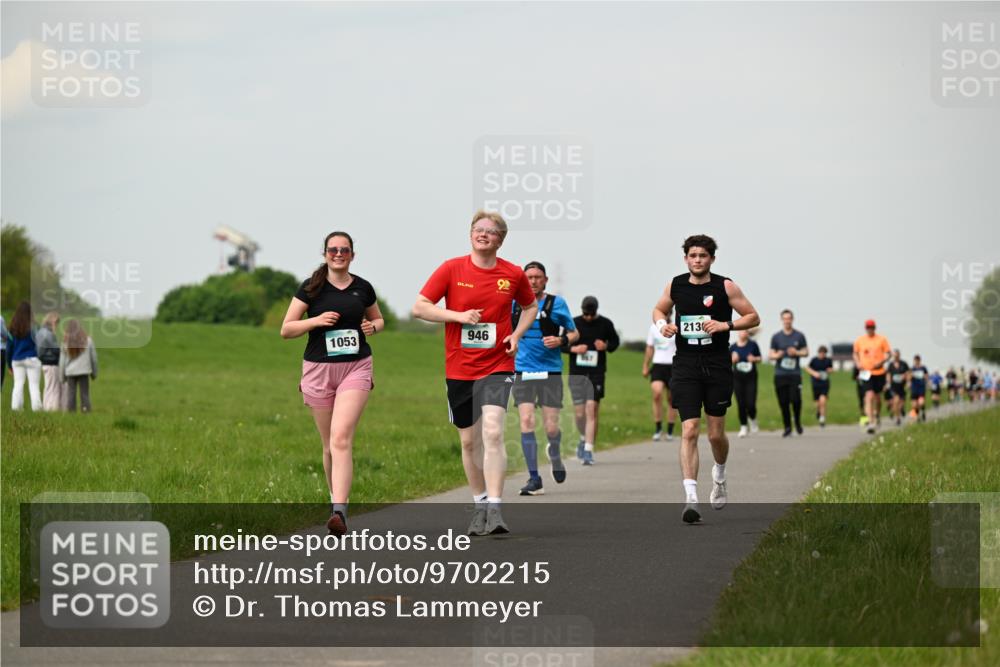 10.05.2026 - 8. Wedeler Halbmarathon Dr. Thomas Lammeyer http://msf.ph/oto/9702215 10.05.2026 11:46:28 Laufen 1053, 946, 213 meine-sportfotos.de