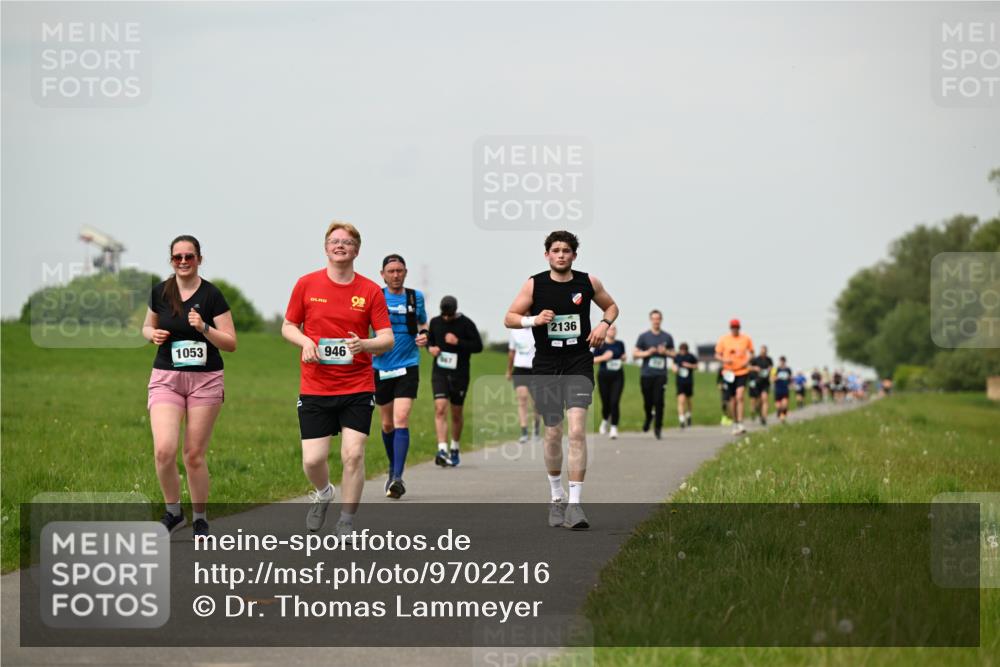 10.05.2026 - 8. Wedeler Halbmarathon Dr. Thomas Lammeyer http://msf.ph/oto/9702216 10.05.2026 11:46:29 Laufen 1053, 946, 2136 meine-sportfotos.de