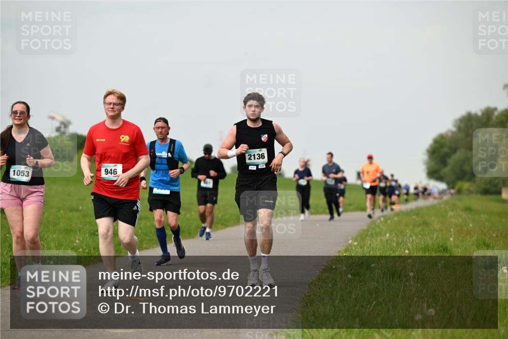 10.05.2026 - 8. Wedeler Halbmarathon Dr. Thomas Lammeyer http://msf.ph/oto/9702221 10.05.2026 11:46:31 Laufen 1053, 946, 2136 meine-sportfotos.de