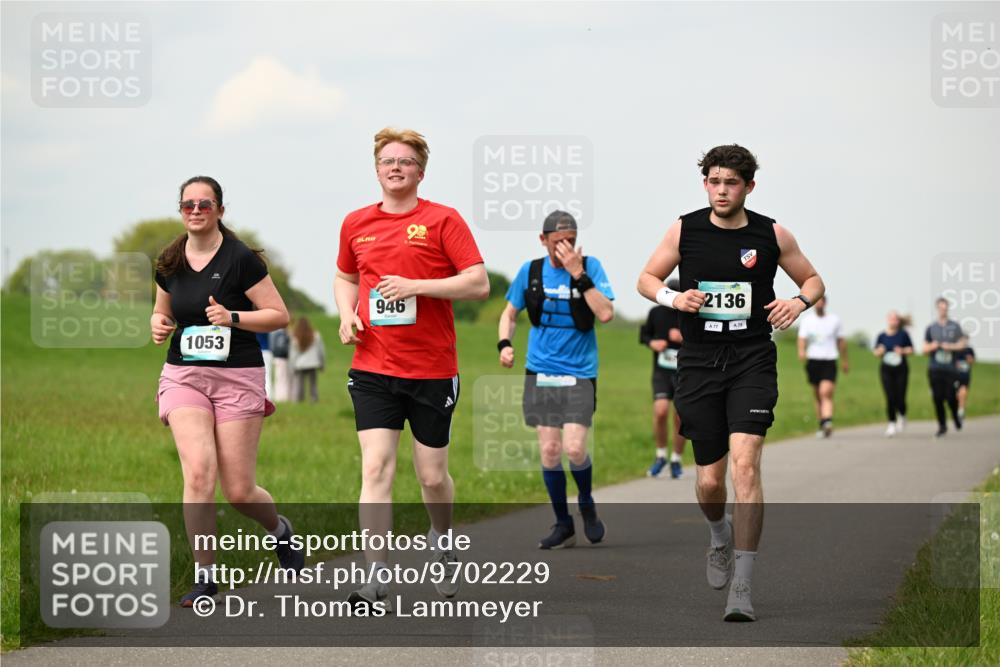 10.05.2026 - 8. Wedeler Halbmarathon Dr. Thomas Lammeyer http://msf.ph/oto/9702229 10.05.2026 11:46:32 Laufen 1053, 946, 2136 meine-sportfotos.de