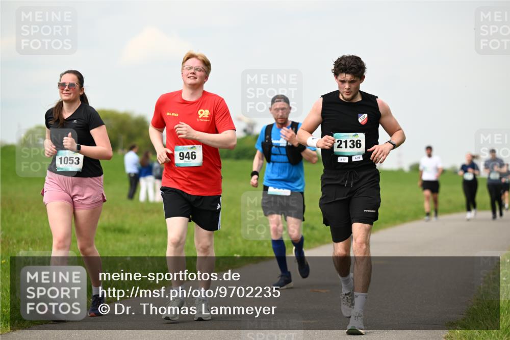 10.05.2026 - 8. Wedeler Halbmarathon Dr. Thomas Lammeyer http://msf.ph/oto/9702235 10.05.2026 11:46:33 Laufen 1053, 946, 2136 meine-sportfotos.de