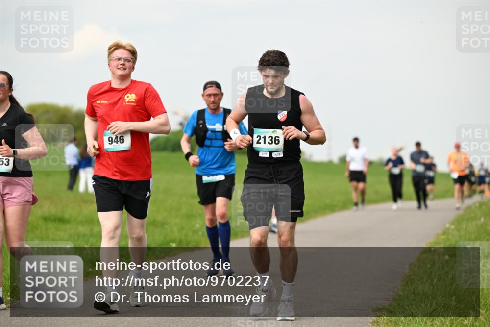 10.05.2026 - 8. Wedeler Halbmarathon Dr. Thomas Lammeyer http://msf.ph/oto/9702237 10.05.2026 11:46:33 Laufen 946, 2136 meine-sportfotos.de