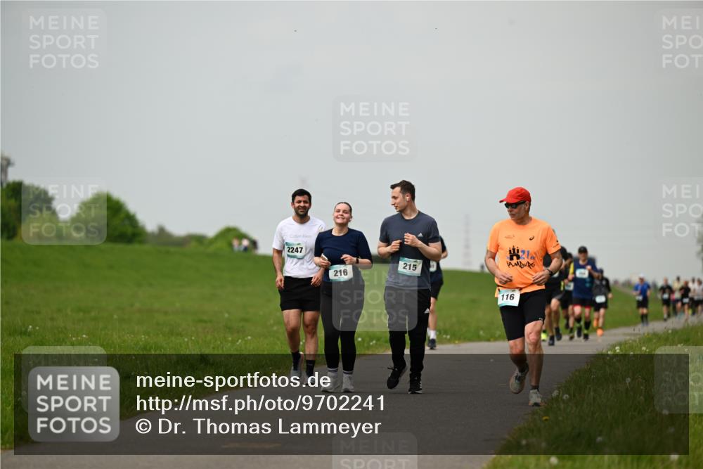 10.05.2026 - 8. Wedeler Halbmarathon Dr. Thomas Lammeyer http://msf.ph/oto/9702241 10.05.2026 11:46:39 Laufen 2247, 216, 215, 116 meine-sportfotos.de