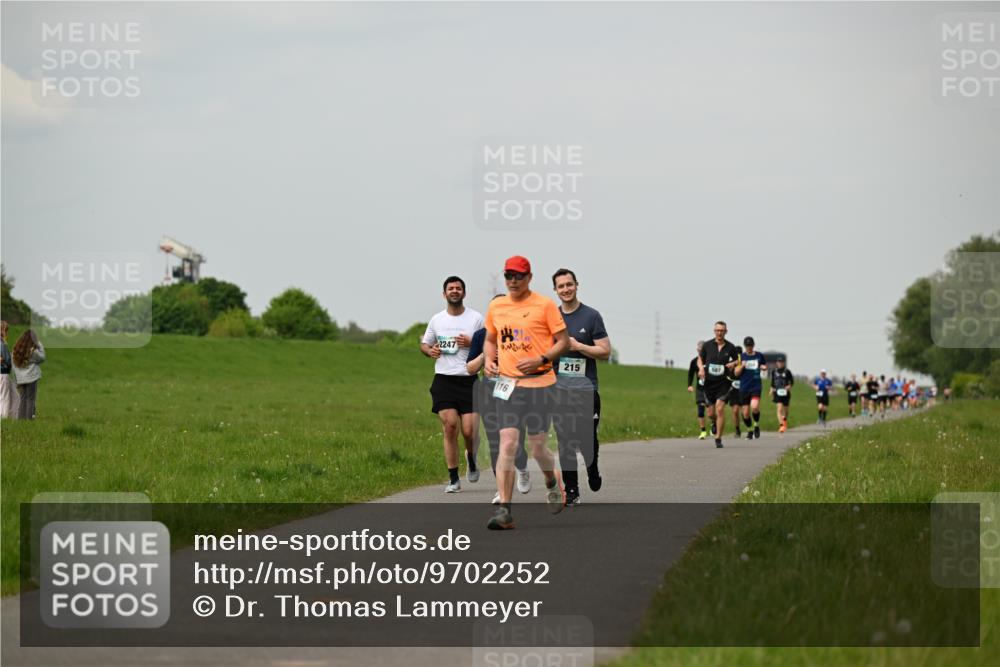 10.05.2026 - 8. Wedeler Halbmarathon Dr. Thomas Lammeyer http://msf.ph/oto/9702252 10.05.2026 11:46:41 Laufen 2247, 215, 116 meine-sportfotos.de