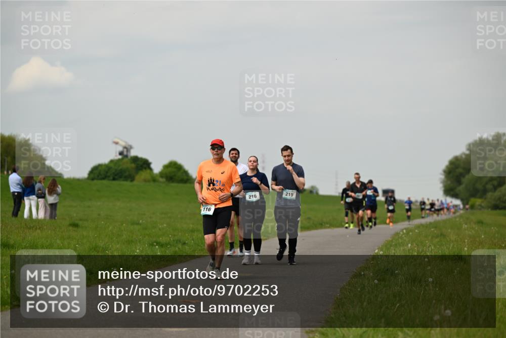 10.05.2026 - 8. Wedeler Halbmarathon Dr. Thomas Lammeyer http://msf.ph/oto/9702253 10.05.2026 11:46:42 Laufen 116, 216, 215 meine-sportfotos.de