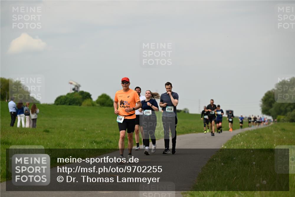 10.05.2026 - 8. Wedeler Halbmarathon Dr. Thomas Lammeyer http://msf.ph/oto/9702255 10.05.2026 11:46:42 Laufen 116, 215, 216 meine-sportfotos.de
