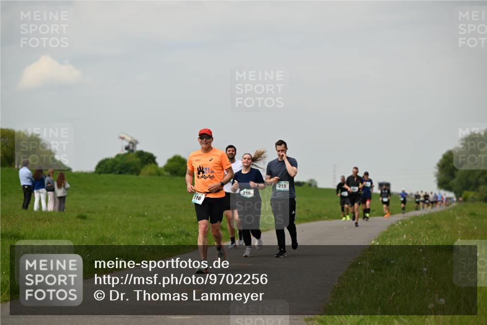 10.05.2026 - 8. Wedeler Halbmarathon Dr. Thomas Lammeyer http://msf.ph/oto/9702256 10.05.2026 11:46:42 Laufen 216, 116, 215 meine-sportfotos.de