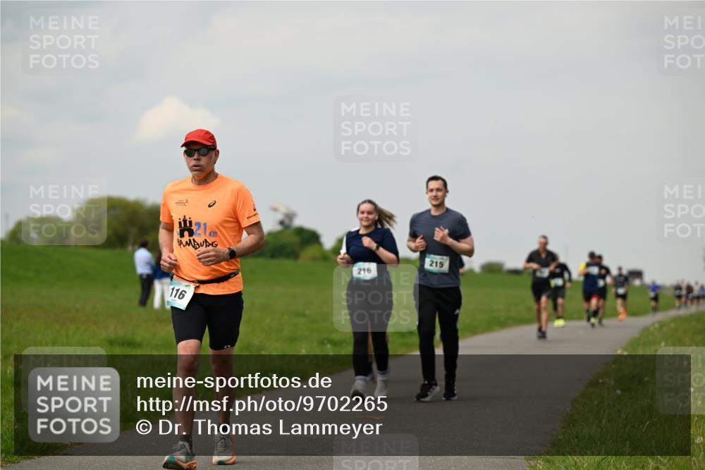 10.05.2026 - 8. Wedeler Halbmarathon Dr. Thomas Lammeyer http://msf.ph/oto/9702265 10.05.2026 11:46:45 Laufen 116, 216, 215 meine-sportfotos.de