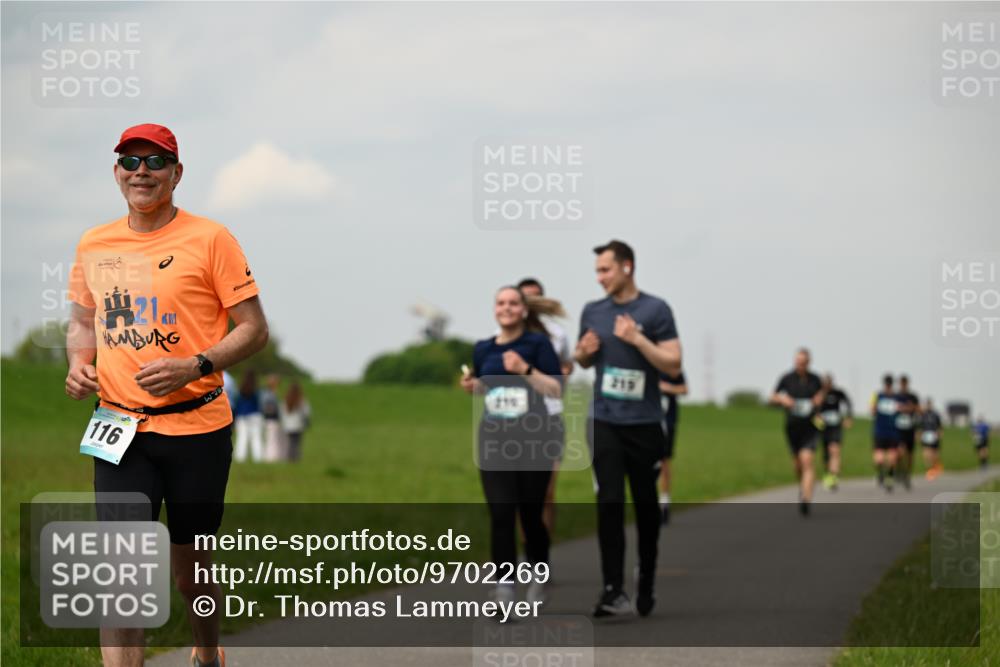 10.05.2026 - 8. Wedeler Halbmarathon Dr. Thomas Lammeyer http://msf.ph/oto/9702269 10.05.2026 11:46:46 Laufen 116, 216, 219 meine-sportfotos.de