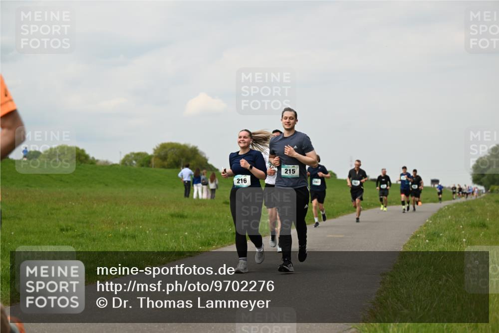10.05.2026 - 8. Wedeler Halbmarathon Dr. Thomas Lammeyer http://msf.ph/oto/9702276 10.05.2026 11:46:48 Laufen 216, 215 meine-sportfotos.de