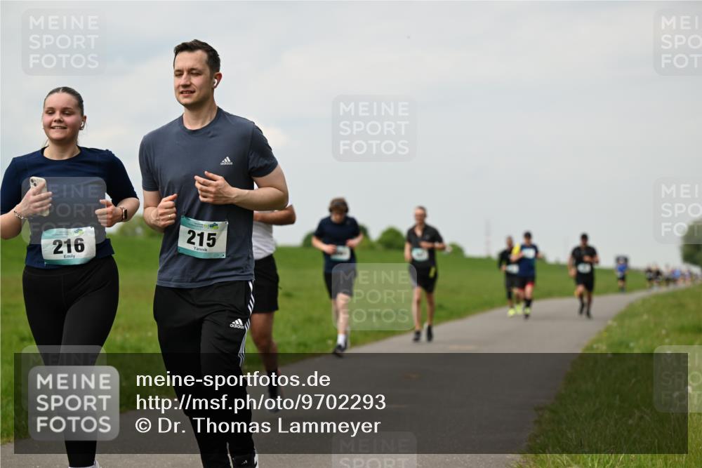 10.05.2026 - 8. Wedeler Halbmarathon Dr. Thomas Lammeyer http://msf.ph/oto/9702293 10.05.2026 11:46:50 Laufen 216, 215 meine-sportfotos.de