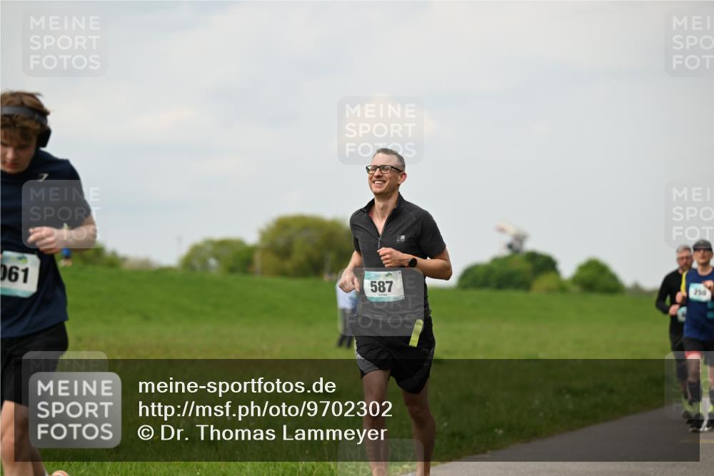 10.05.2026 - 8. Wedeler Halbmarathon Dr. Thomas Lammeyer http://msf.ph/oto/9702302 10.05.2026 11:46:54 Laufen 061, 587, 250 meine-sportfotos.de
